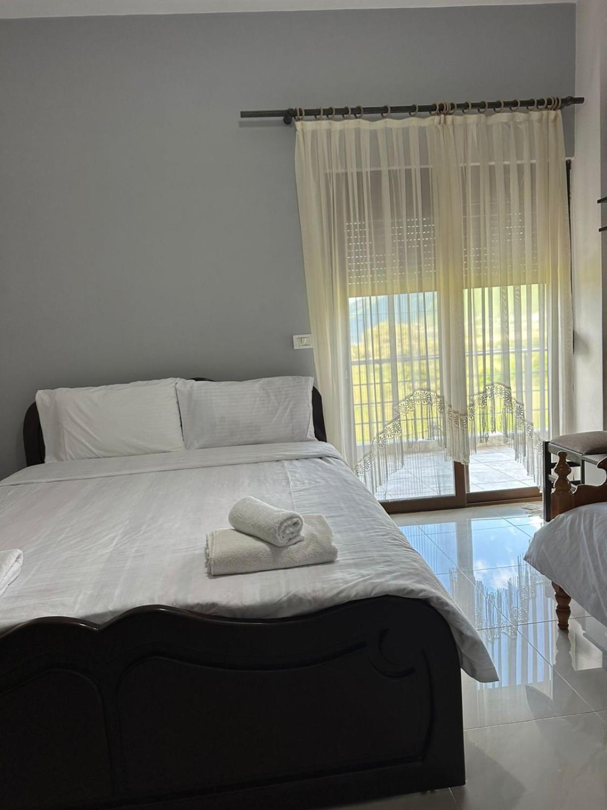 Hotel Restaurant Aleksander Κορυτσά Εξωτερικό φωτογραφία